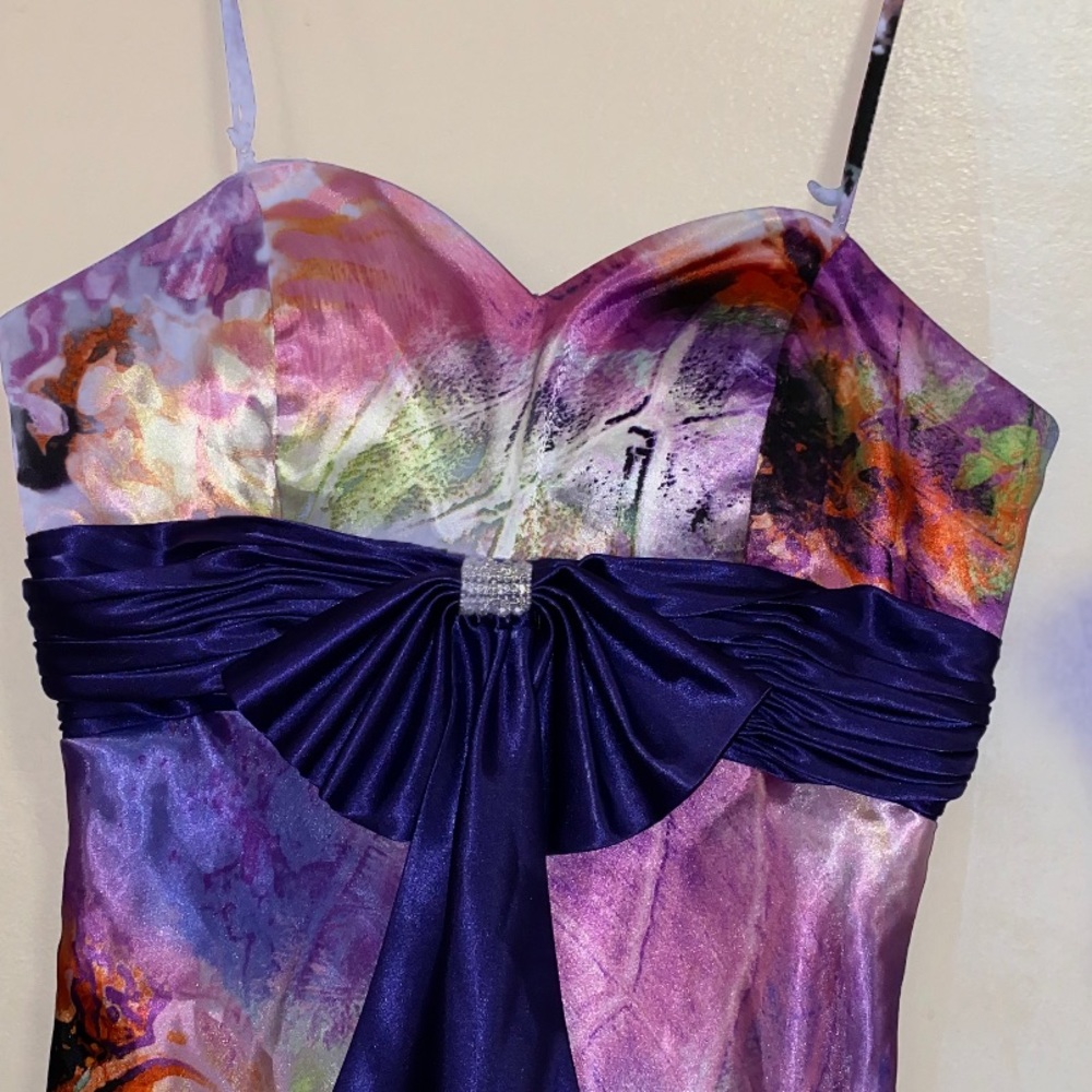 PROM DRESS - Picture 3 of 5
